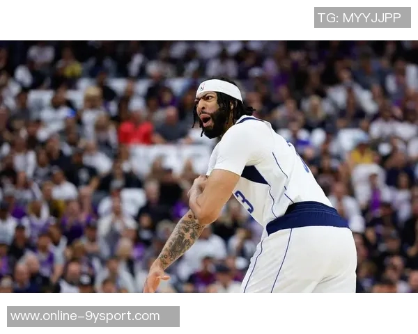 独行侠训练阵容惊艳全场弗拉格华盛顿浓眉莱夫利携手出击