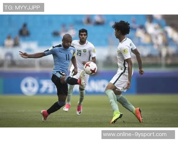 英格兰队今日训练迎来U20小将莱西塞缪尔坎贝尔强势加盟 英格兰队今日训练迎来U20小将莱西塞缪尔坎贝尔强势加盟