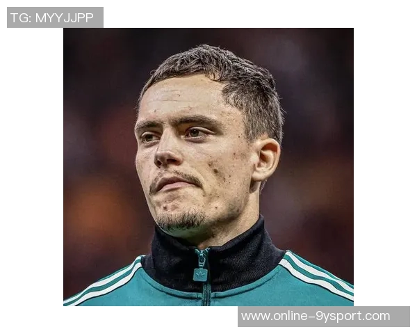 内维尔批评维尔茨比赛理解幼稚强调其跑位糟糕与过度参与防守问题 内维尔批评维尔茨比赛理解幼稚强调其跑位糟糕与过度参与防守问题