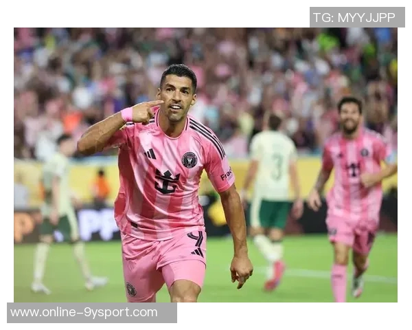 苏亚雷斯遭对方球员侵犯倒地牙哥愤怒指责裁判失职 苏亚雷斯遭对方球员侵犯倒地牙哥愤怒指责裁判失职