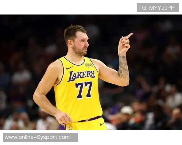 东契奇能否赛季场均40分引热议里夫斯称赞他的表现令人难以置信 东契奇能否赛季场均40分引热议里夫斯称赞他的表现令人难以置信