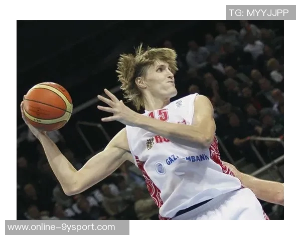 莫布里展现全能进攻能力接队友传球后外线三分精准命中