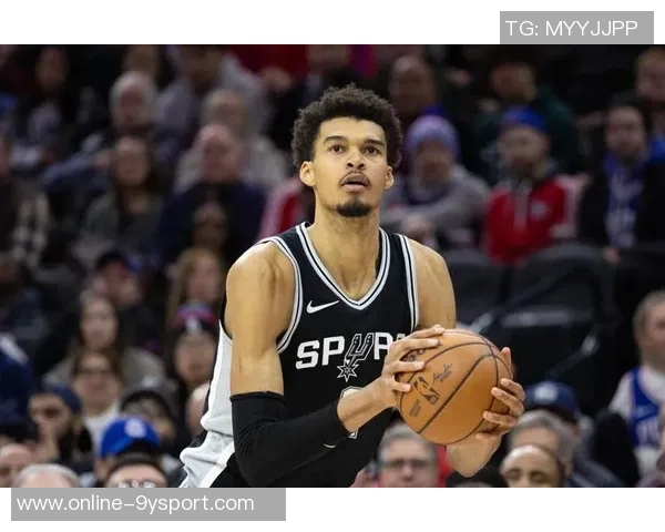 马刺未能充分挖掘文班潜力主帅战术安排遭质疑与不满 马刺未能充分挖掘文班潜力主帅战术安排遭质疑与不满