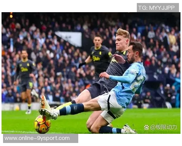 巴黎扳回一球杜埃制造点球贡萨洛拉莫斯稳健罚入扳平比分